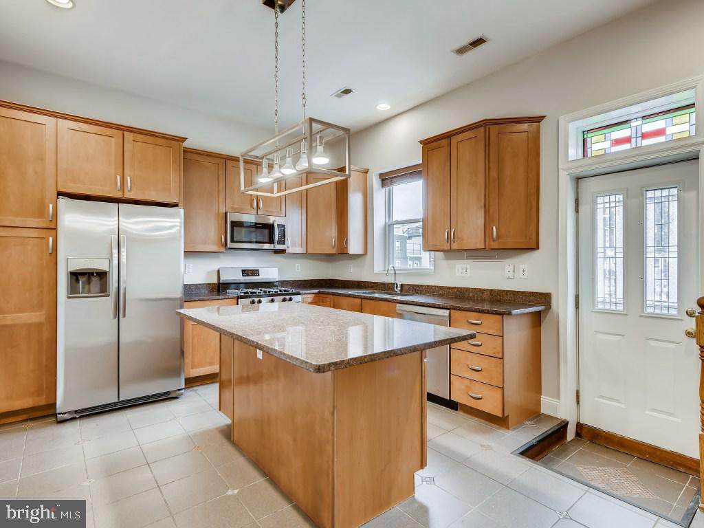 533 Luzerne Avenue - Photo 1