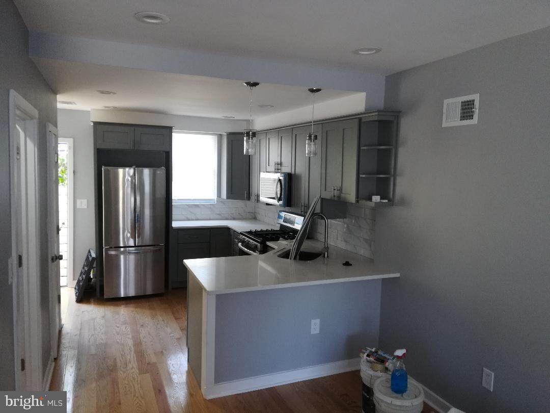 2036 Darien Street - Photo 1