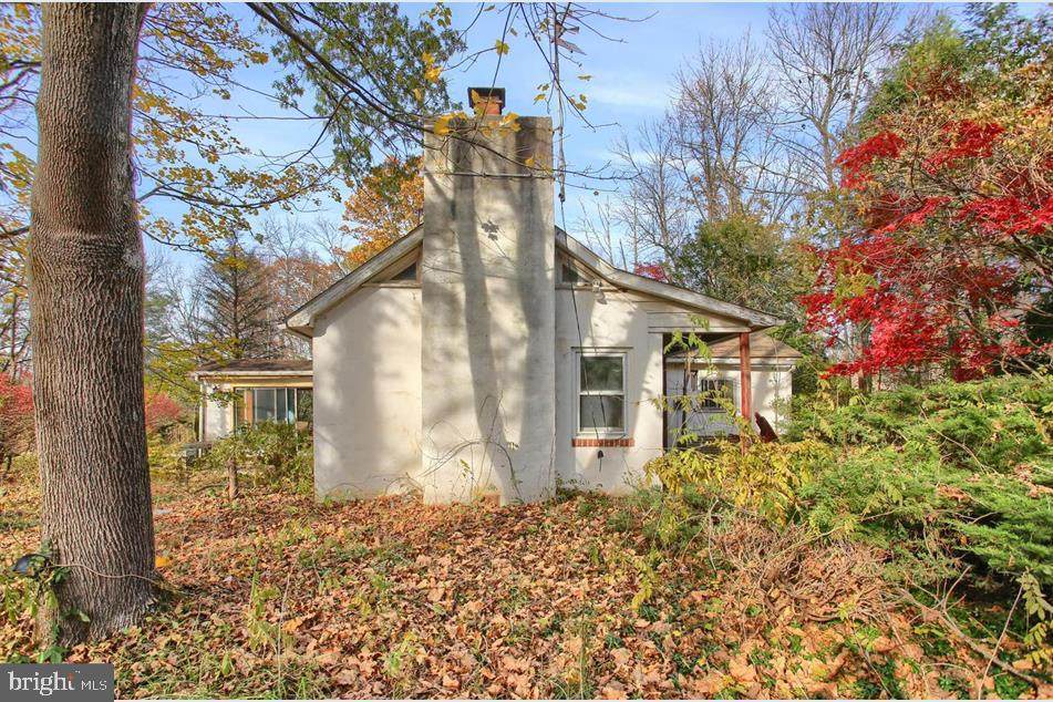 2095 Old Woods Road - Photo 1