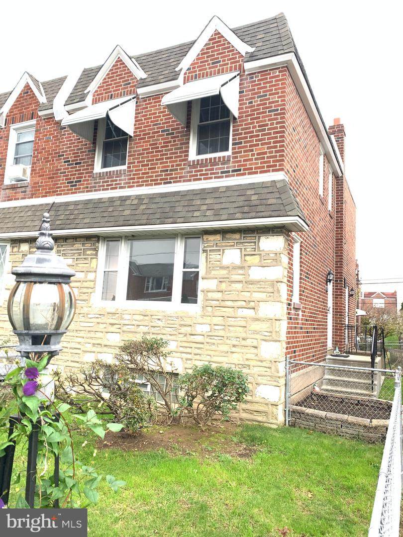 1832 Danforth Street - Photo 1
