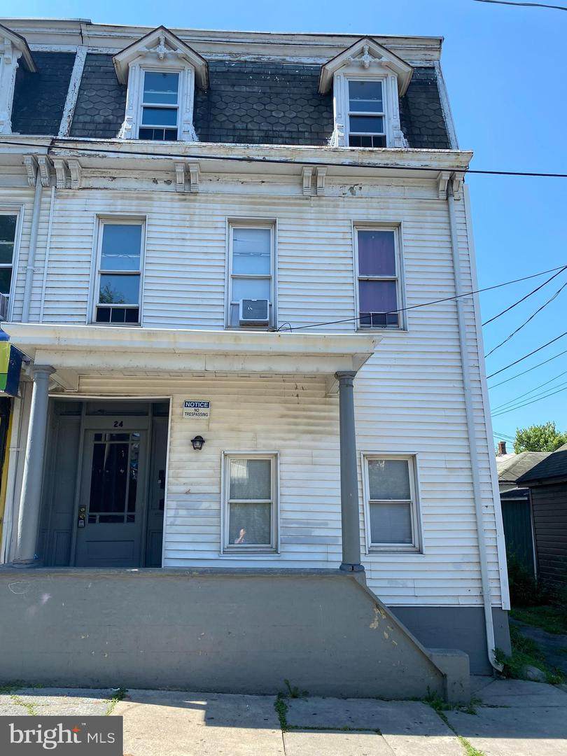 24 4TH Street - Photo 1