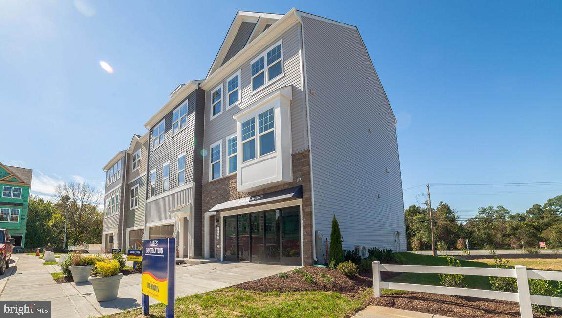 1015 Tuscany Lane - Photo 1