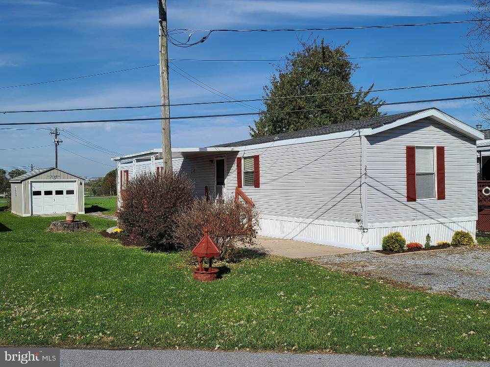 220 Tina Lane - Photo 1