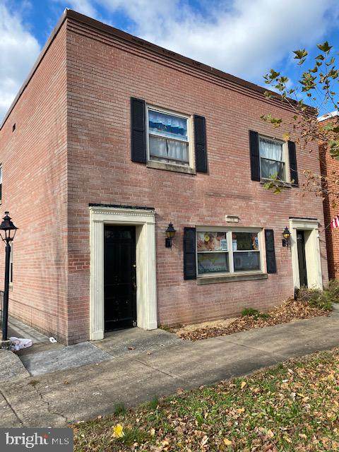 318 Royal - Photo 1