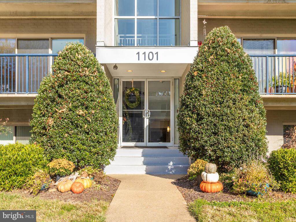 1101 Primrose Court - Photo 1