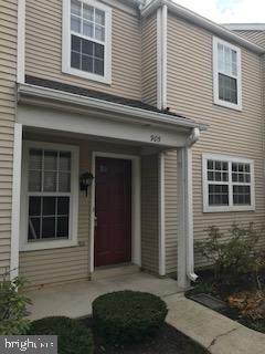 905 Cambridge Court - Photo 1