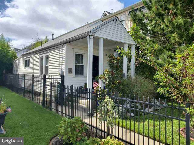 114 Monroe Avenue - Photo 1