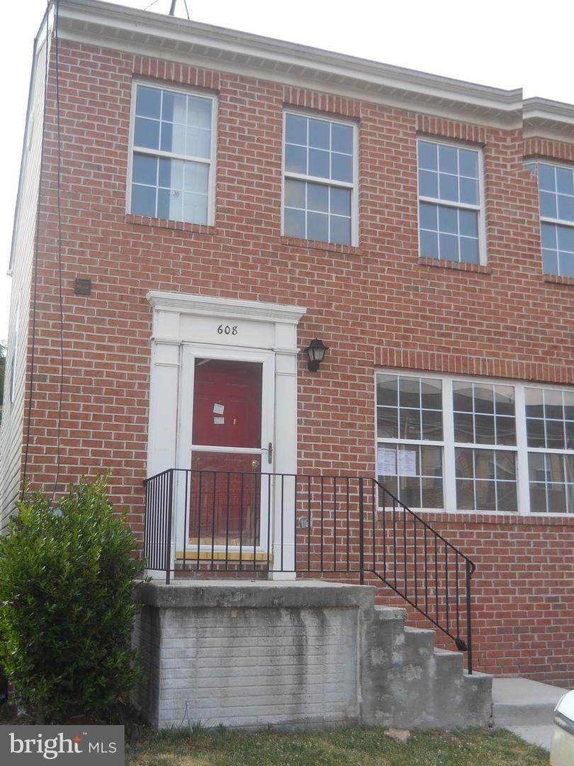 608 Collett Street - Photo 1