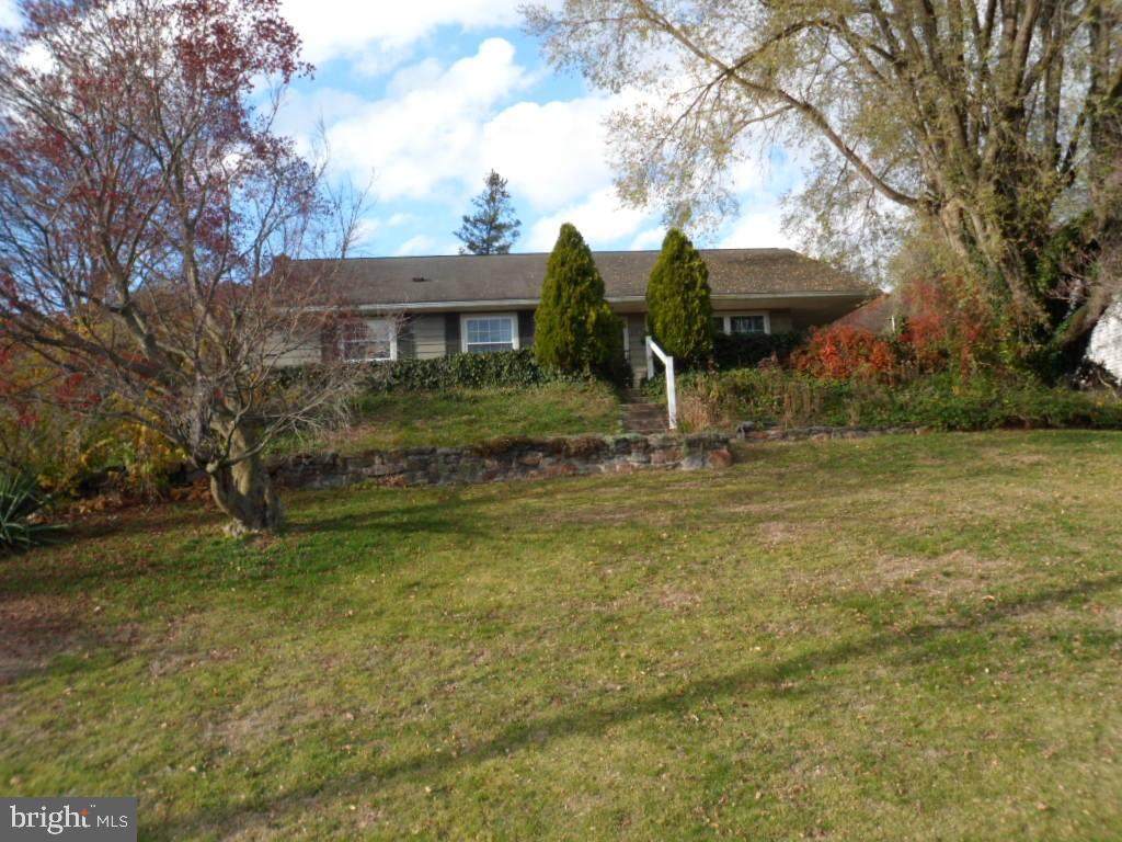 324 Holiday Lane - Photo 1