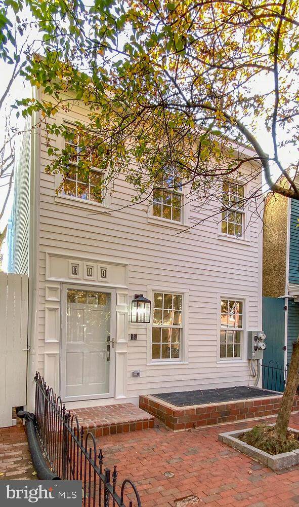 811 E Street - Photo 1