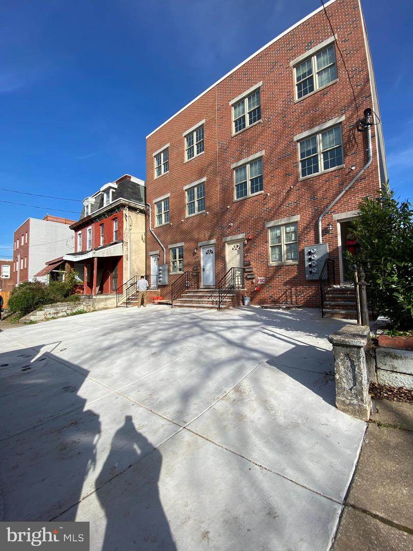 659 35TH Street - Photo 1