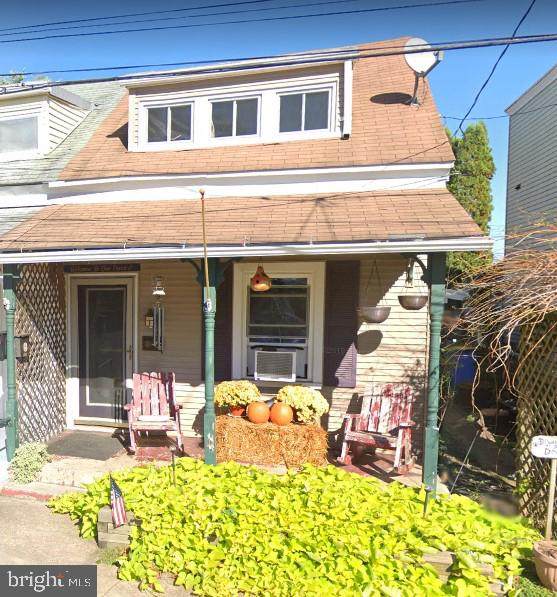 562 Union Street - Photo 1