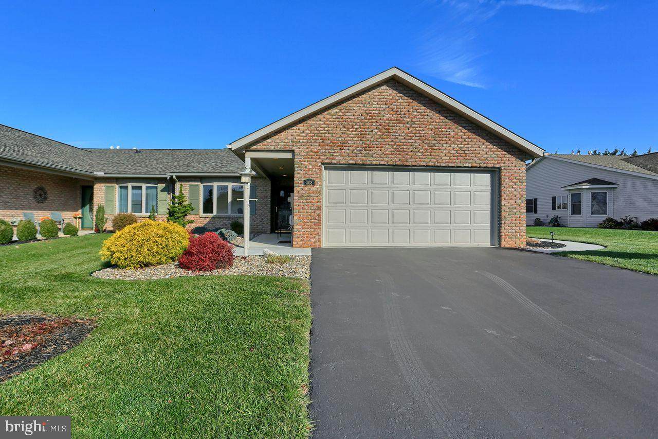 303 Woodvale Drive - Photo 1