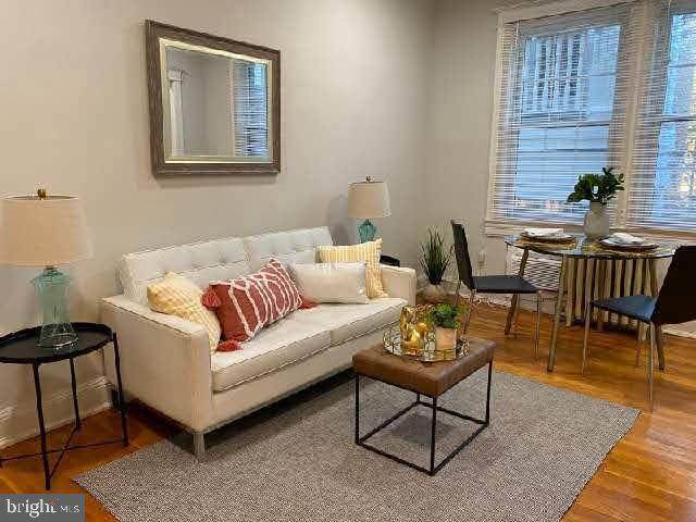 414 Seward Square - Photo 1
