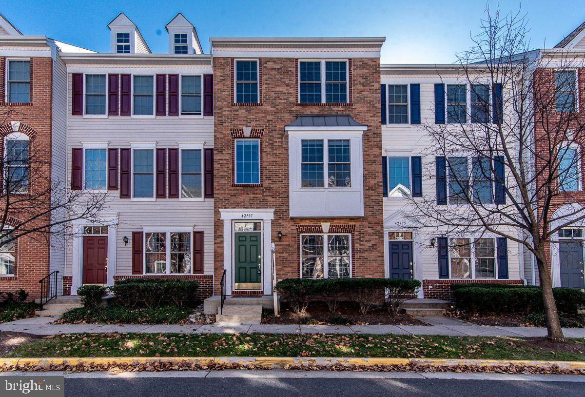 42797 Flannigan Terrace - Photo 1