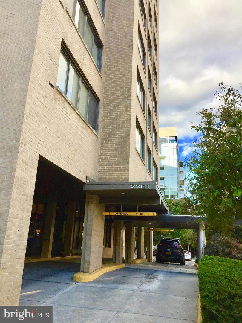 2201 L Street - Photo 1