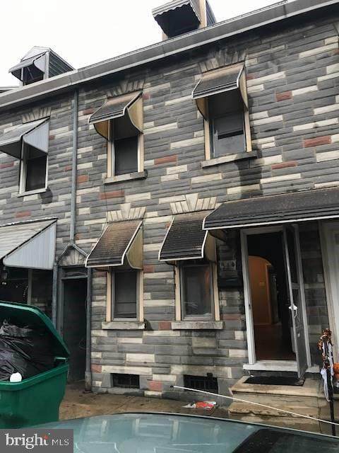 910 9TH Street - Photo 1
