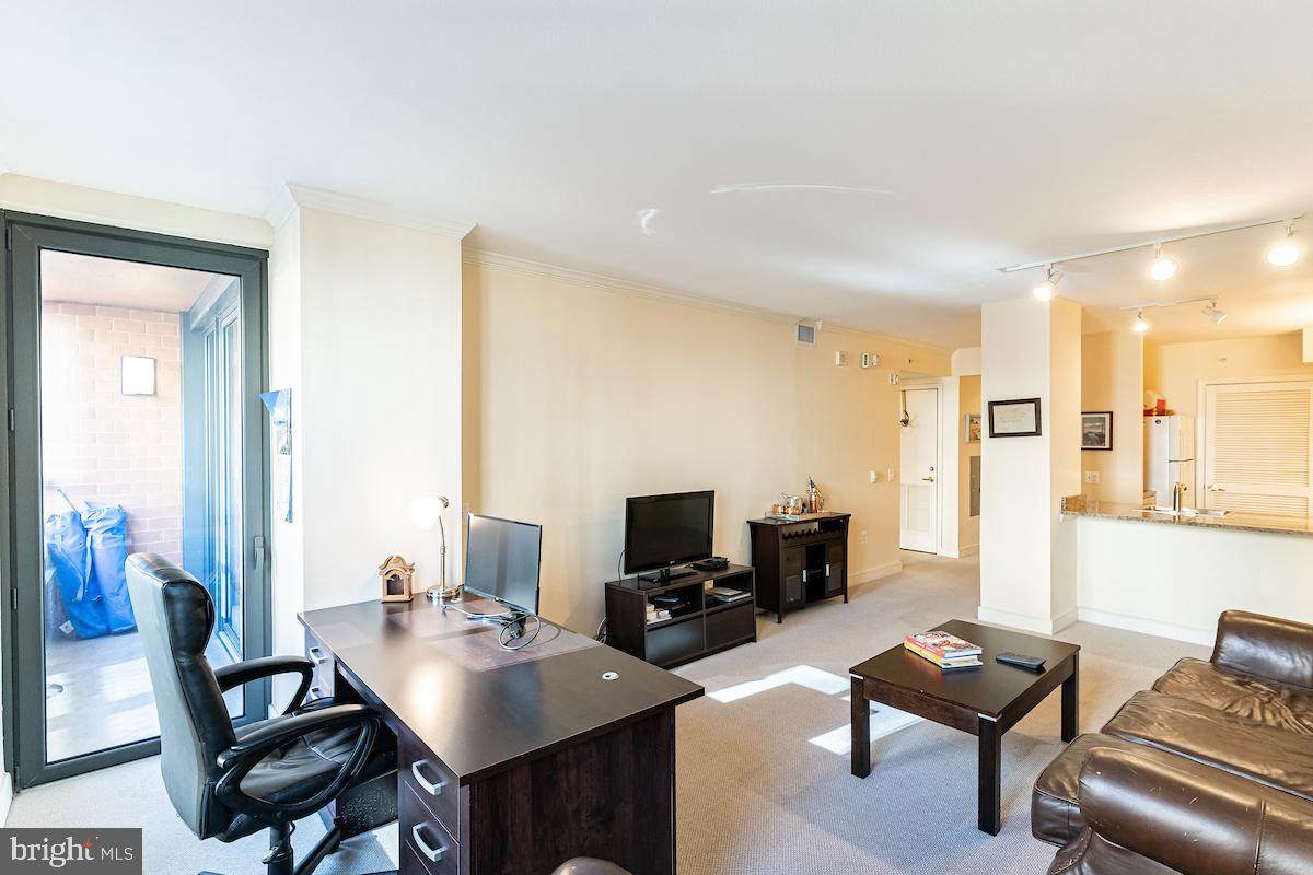 616 E Street - Photo 1