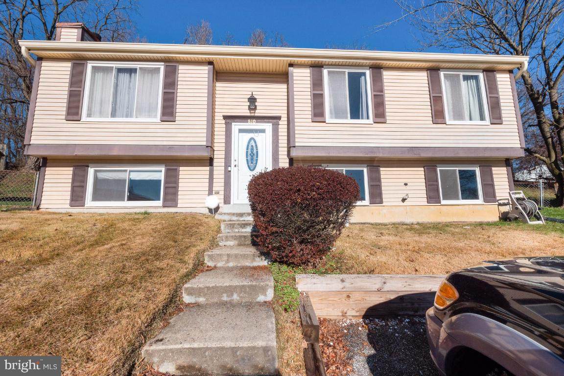 810 Heron Court - Photo 1