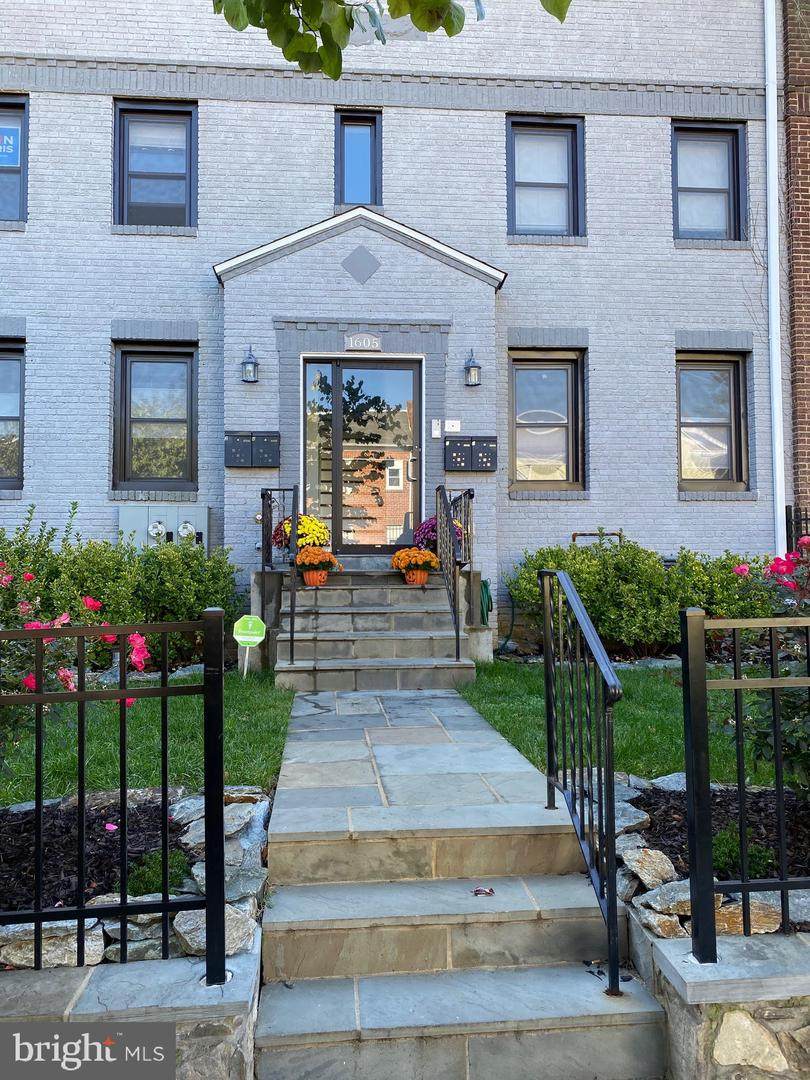 1605 E Street - Photo 1
