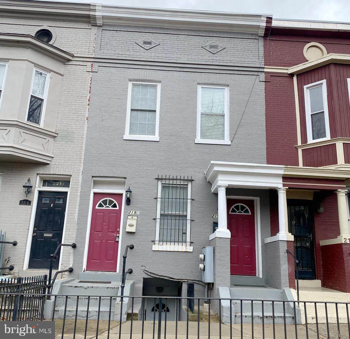 219 P Street - Photo 1