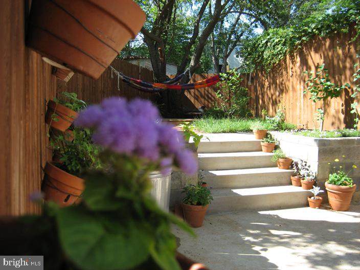 504 Edgewood Street - Photo 1