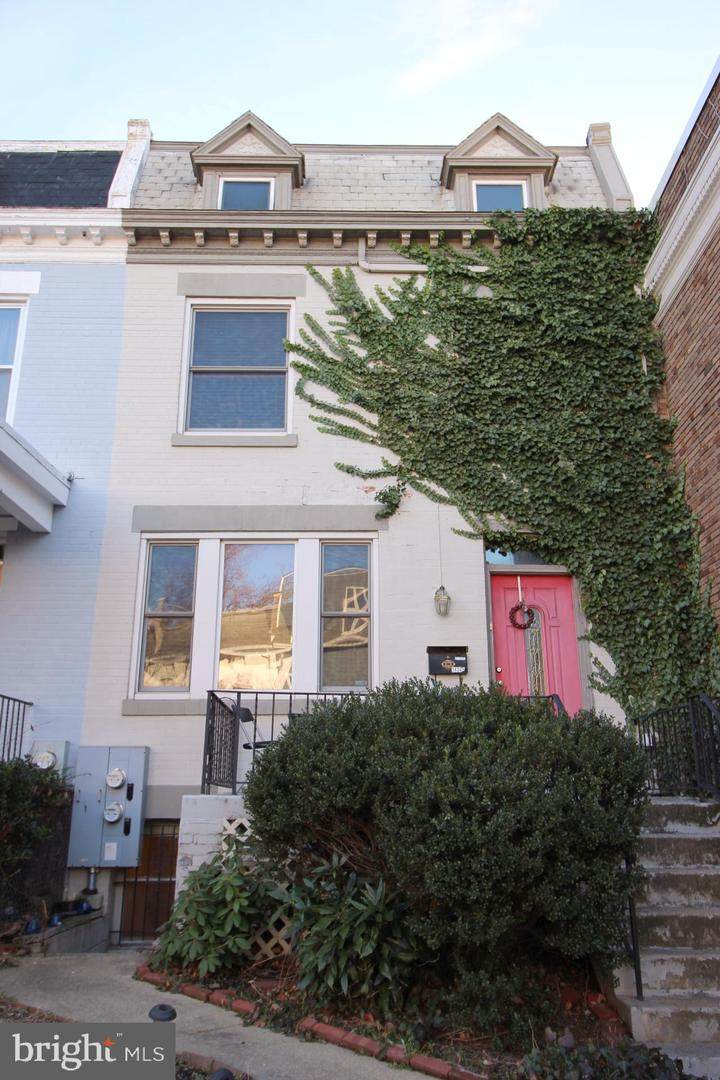 1434 Perry Place - Photo 1
