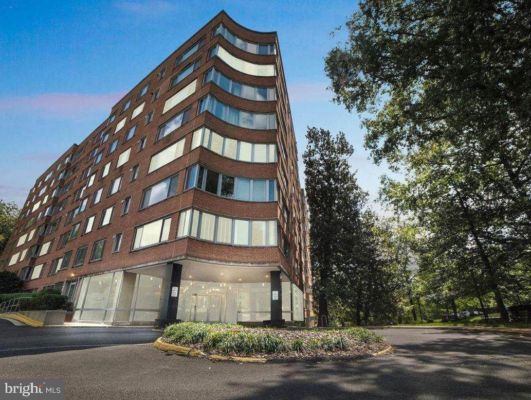 4200 Cathedral Avenue - Photo 1