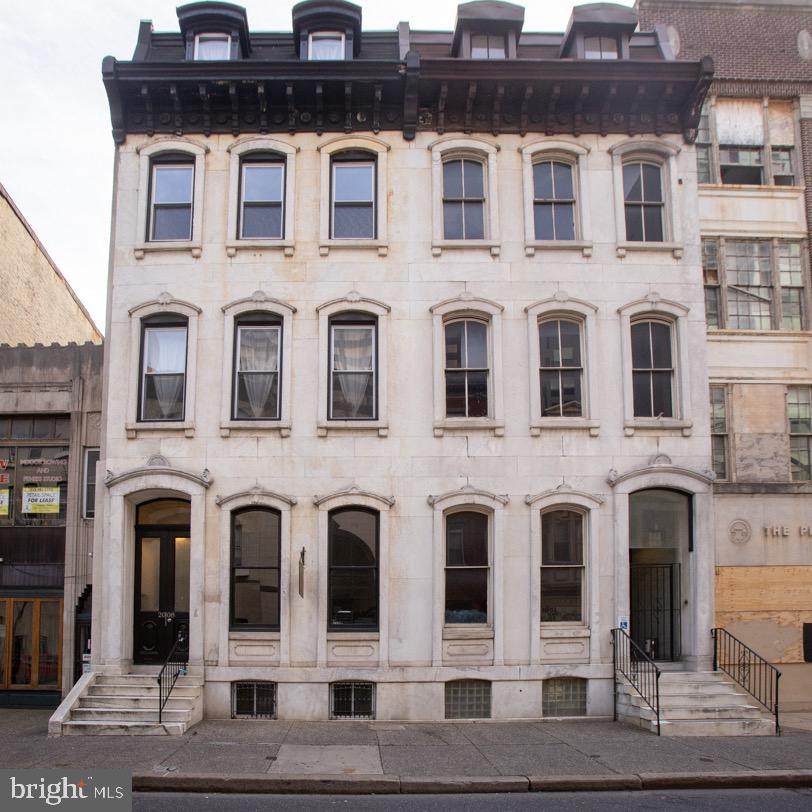 2008 Chestnut Street - Photo 1