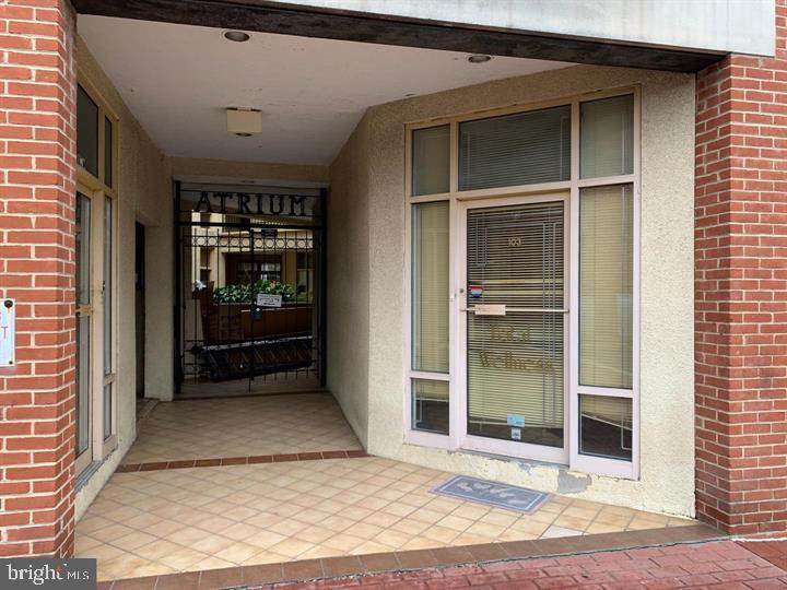 723 Charles Street - Photo 1