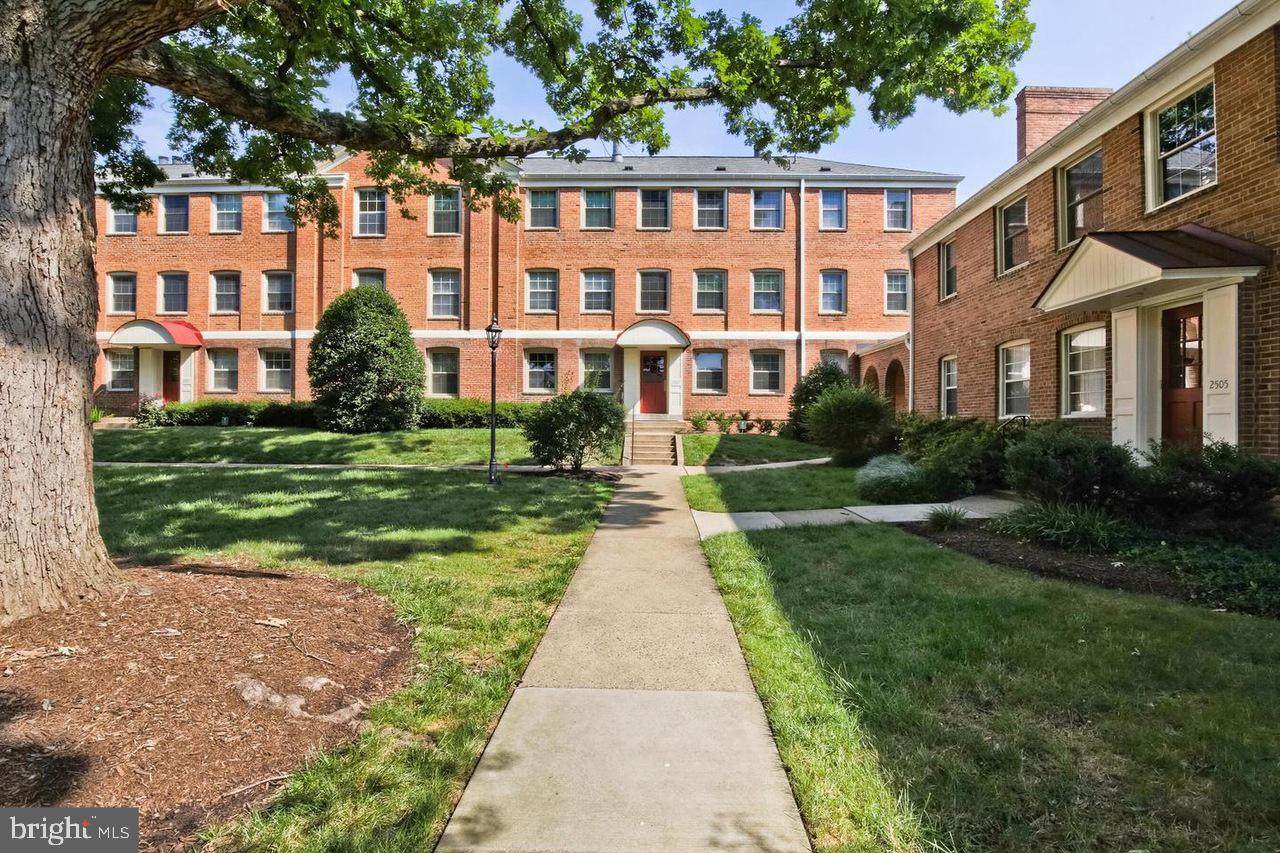 2507 Arlington Blvd. - Photo 1
