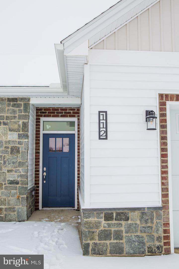 112 Cardinal Drive - Photo 1
