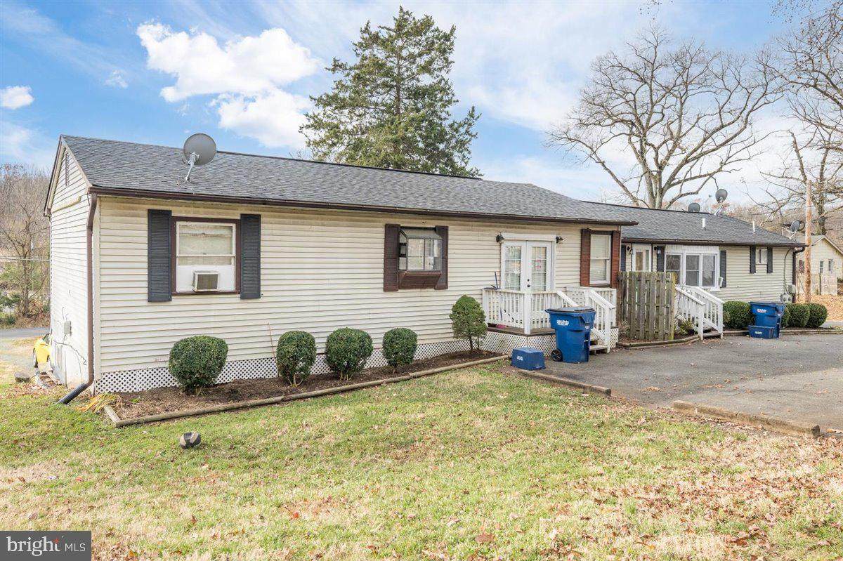 18629 Amidon Avenue - Photo 1