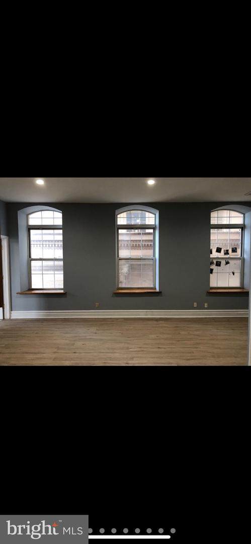 926-28 Race Street - Photo 1