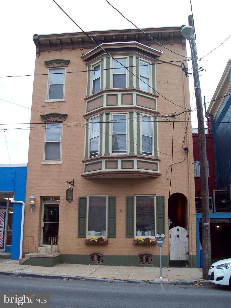 122 Queen - Photo 1