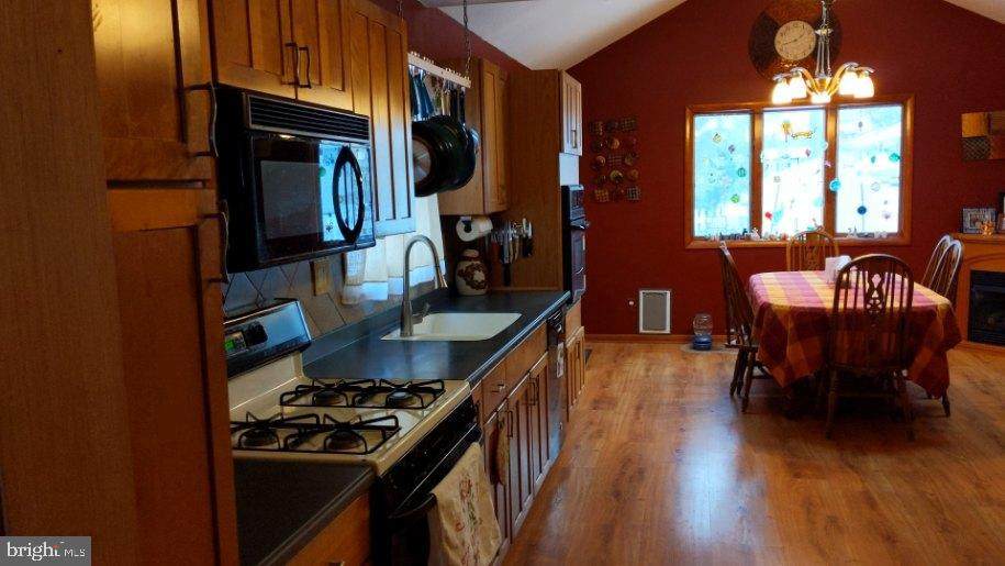 208 Monroe Avenue - Photo 1