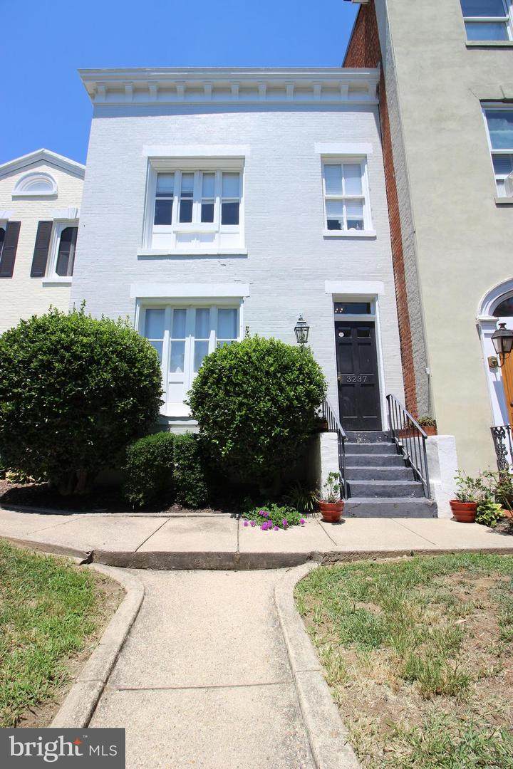 3237 N Street - Photo 1