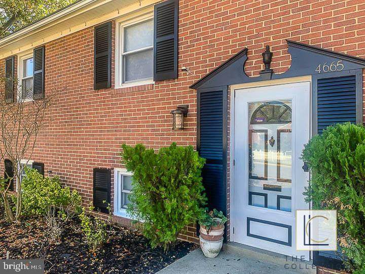 4665 Lamar Avenue - Photo 1