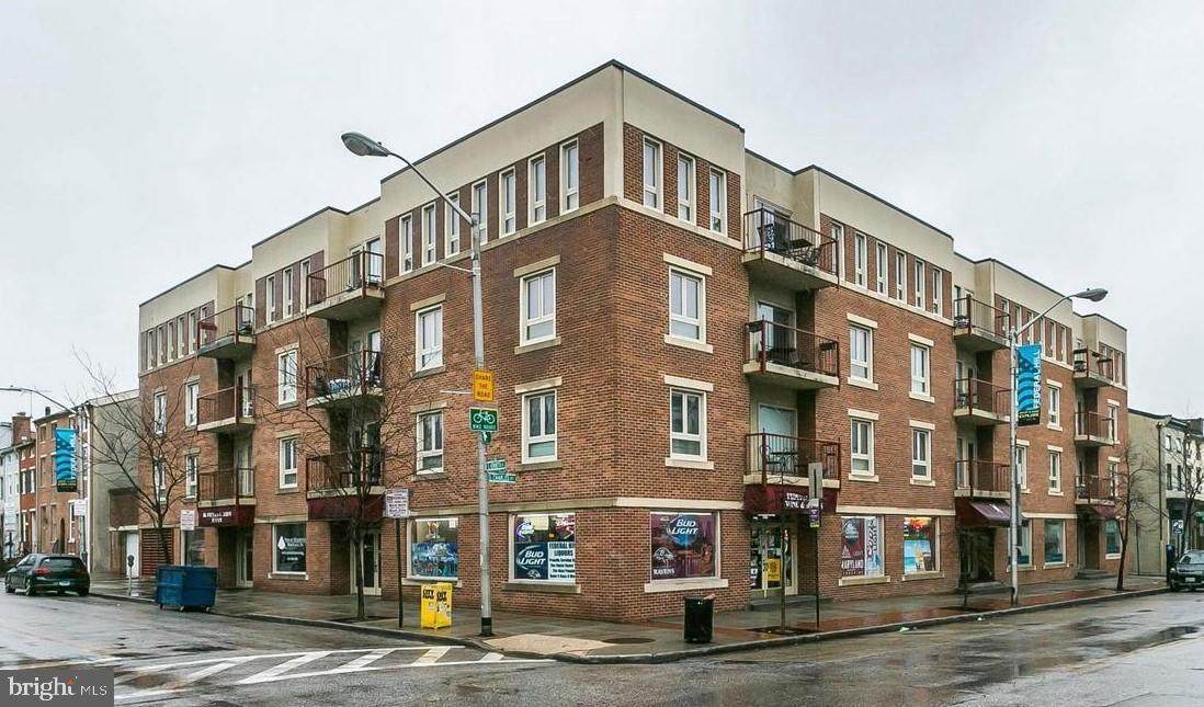 911 Charles Street - Photo 1