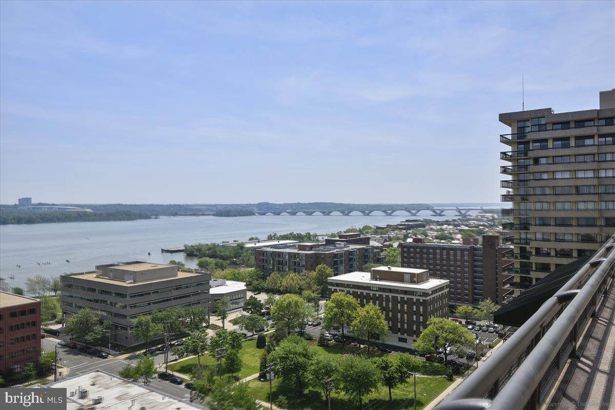 801 Pitt Street - Photo 1