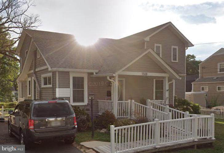1508 Oakland Street - Photo 1