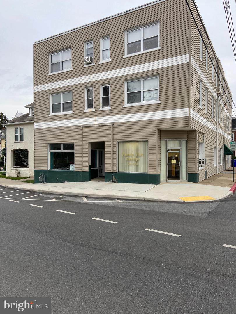 600 Potomac Avenue - Photo 1