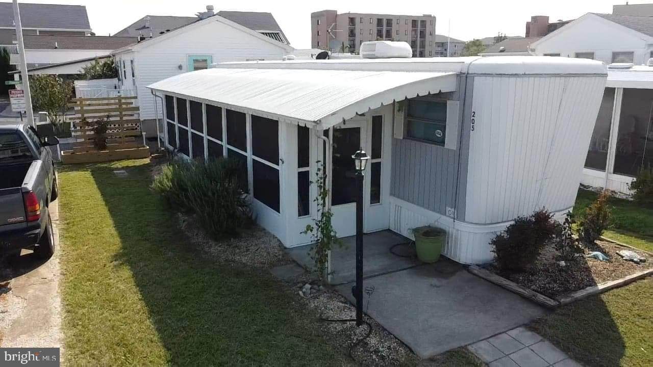 205 Mallard Lane - Photo 1