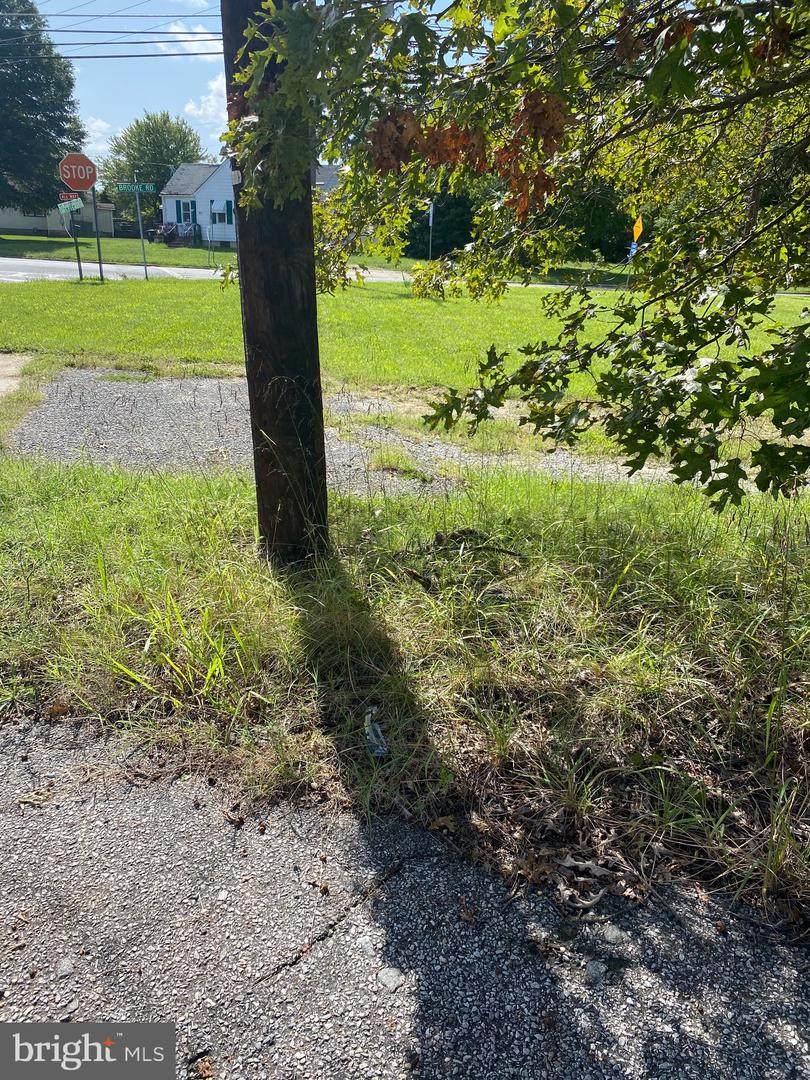 1531 Rollins Avenue - Photo 1