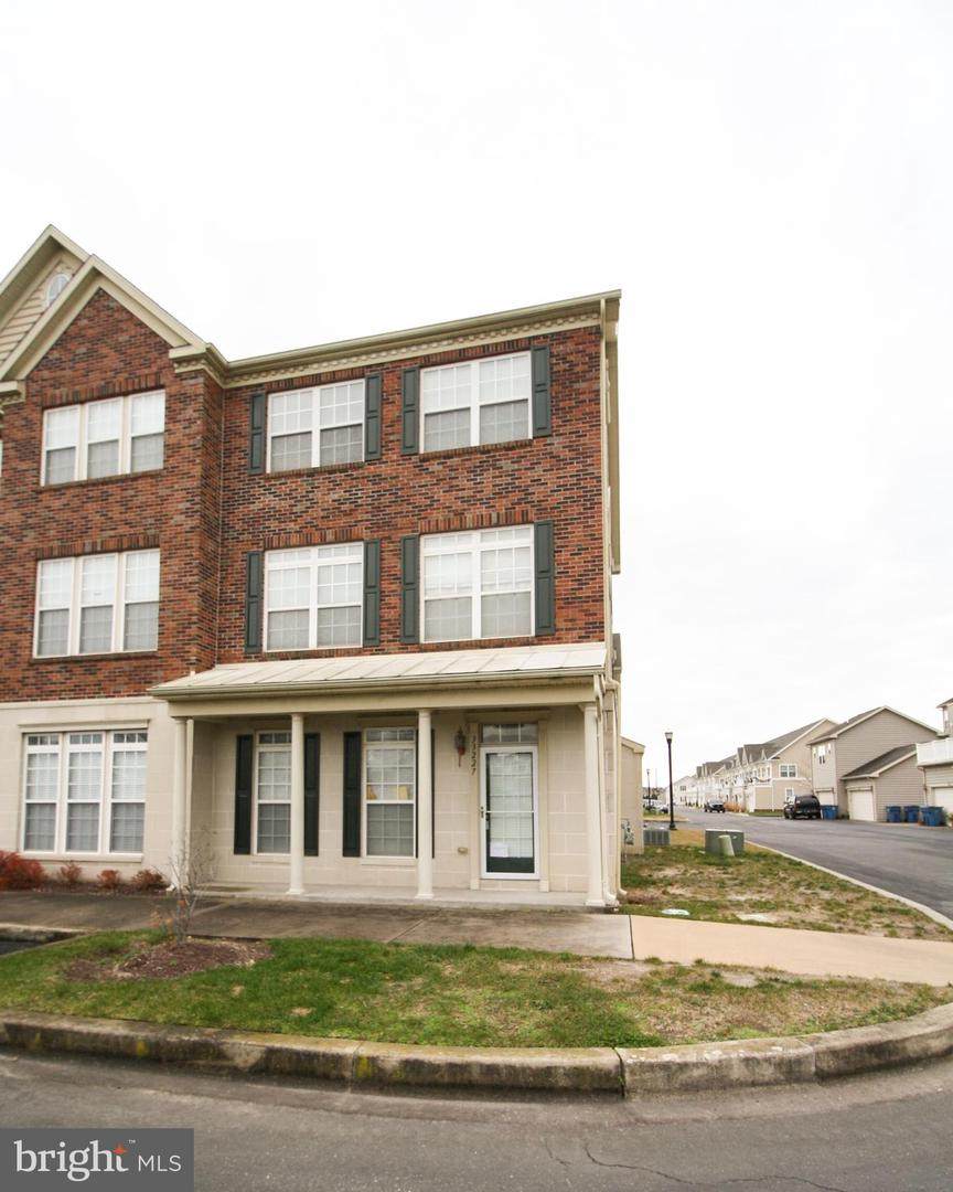 33227 Edgemoor Street - Photo 1