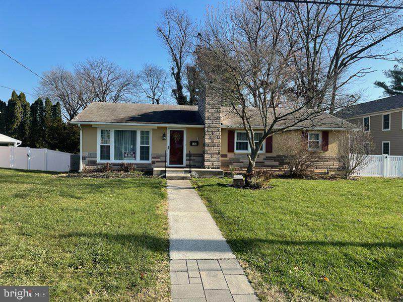523 Brooke Street - Photo 1