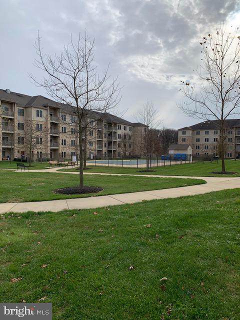 1000-UNIT Fountainview Circle - Photo 1