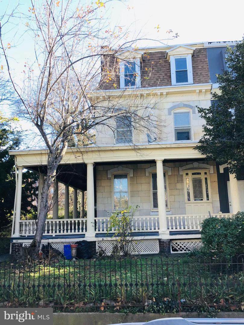 3119 16TH Street - Photo 1
