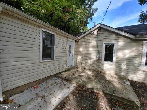 930 Burns Street - Photo 1