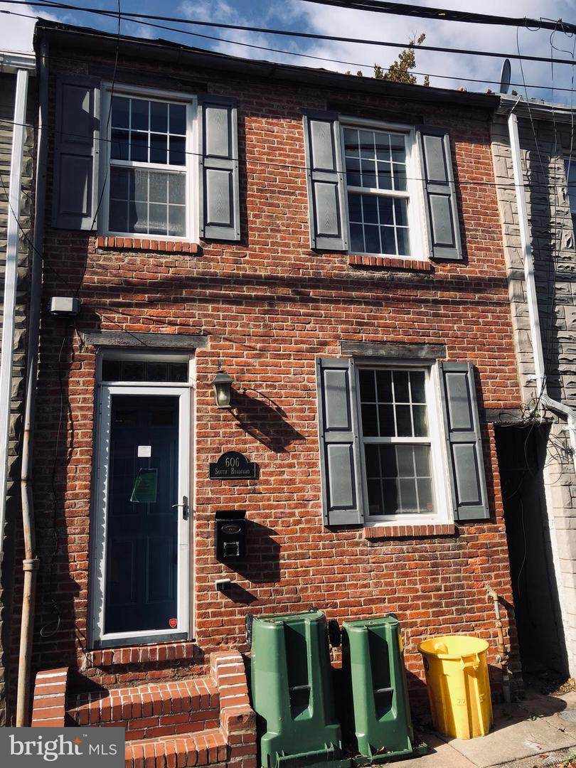 606 Bradford Street - Photo 1